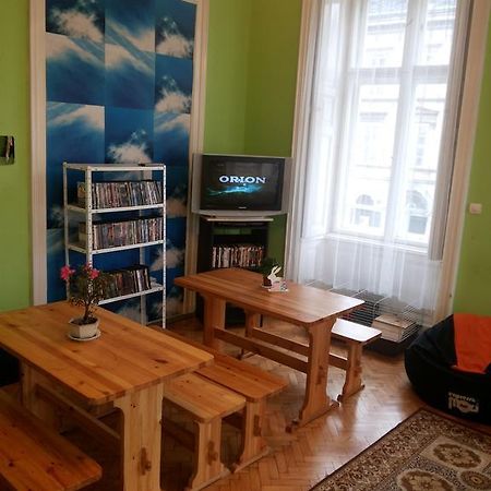White Rabbit Hostel Boedapest Kamer foto