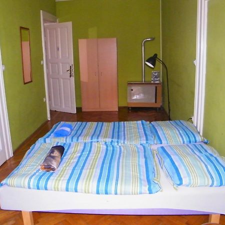 White Rabbit Hostel Boedapest Kamer foto