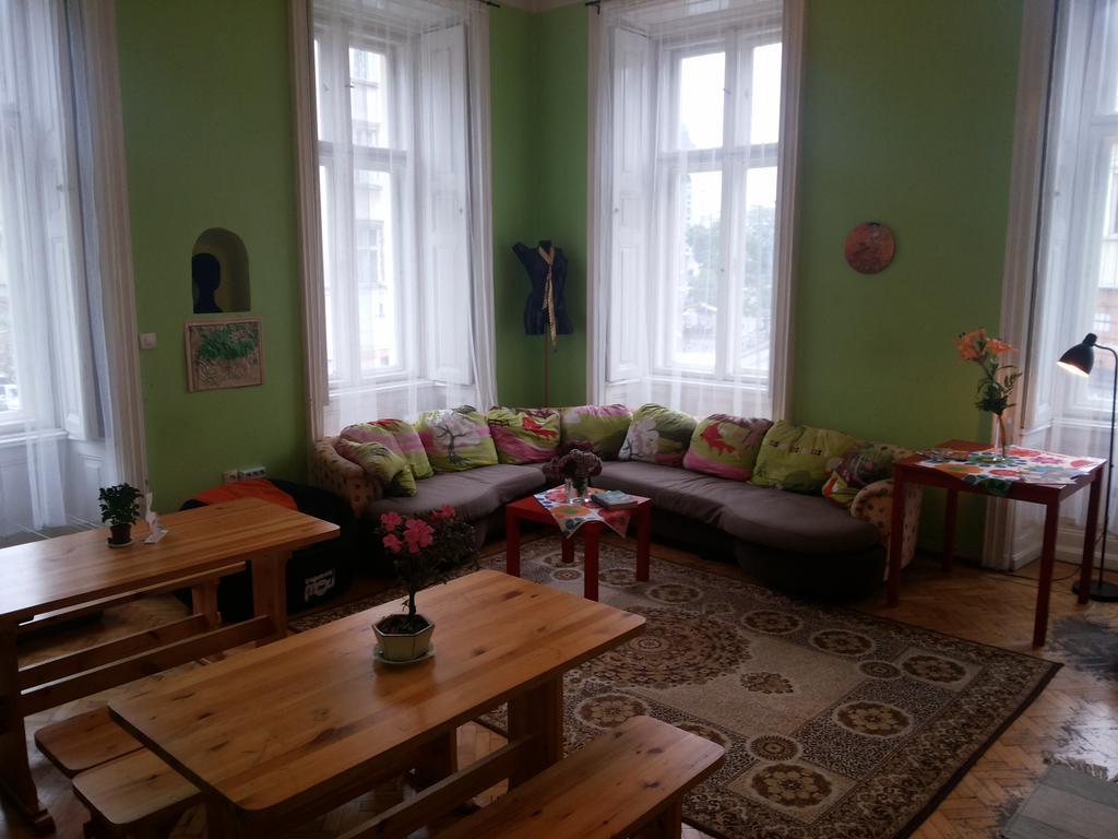 White Rabbit Hostel Boedapest Kamer foto