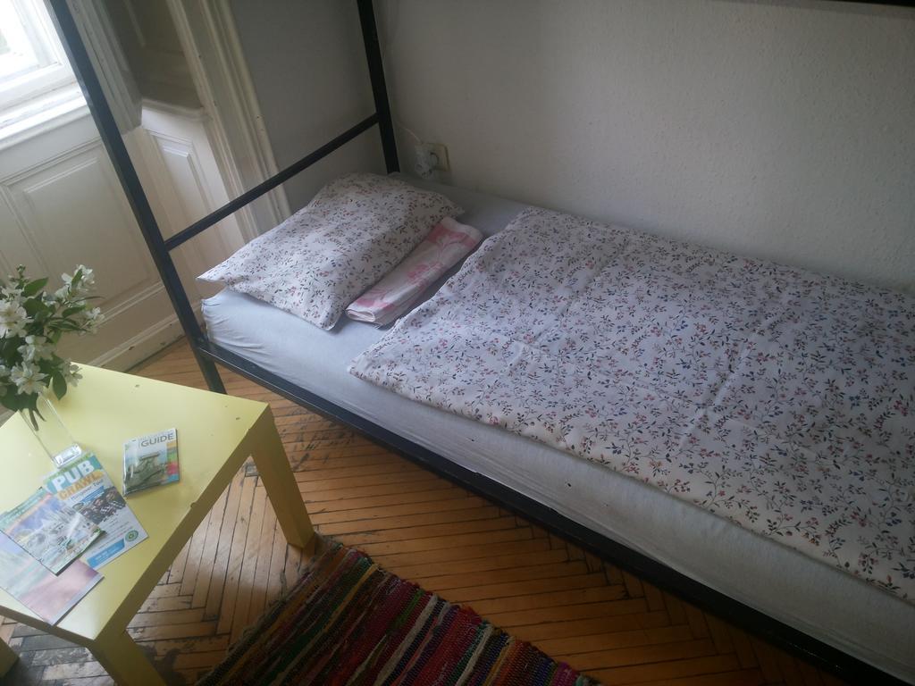 White Rabbit Hostel Boedapest Kamer foto
