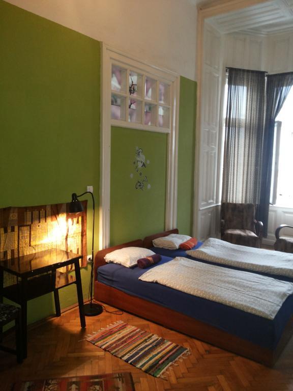 White Rabbit Hostel Boedapest Kamer foto